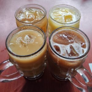 JUGOS GRANDES: GUAYABA AGRIA, MANGO, BOROJÓ, LULO, PIÑA, LIMONADA DE PANELA